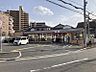 周辺：セブンイレブン羽曳野栄町店 徒歩10分。 750m