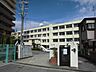周辺：羽曳野市立高鷲南中学校 徒歩8分。 620m