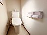 トイレ：トイレが1階と2階の2箇所にあるので、来客や朝の忙しい時間帯でも順番待ちの必要なし！階を移動する必要がなく楽ちんです♪