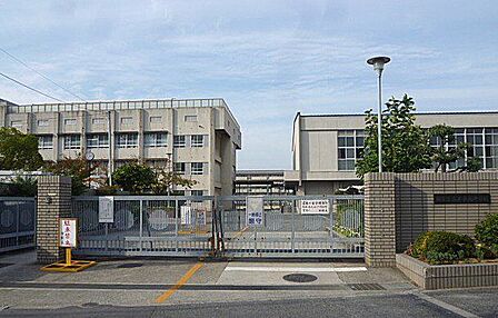 堺市立深井中央中学校 徒歩13分。 970m