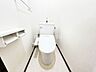 トイレ：トイレは快適な温水洗浄便座付きとなっております。こんな綺麗にお手入れされたトイレは本当に嬉しいです。
