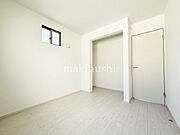 洋室C白いクロスがシンプルな洋室はアレンジしやすいので住まう人のセンスの見せ所です