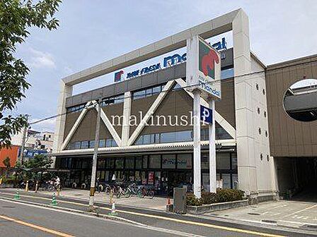 万代志紀店 徒歩12分。 940m