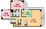 間取り：間取図大きな窓からたっぷり光が差し込む、明るく開放的なリビングです。ソファーやテレビ台も配置しやすいゆとりある空間。対面システムキッチンなので、お料理をしながらご家族との会話も楽しめます。