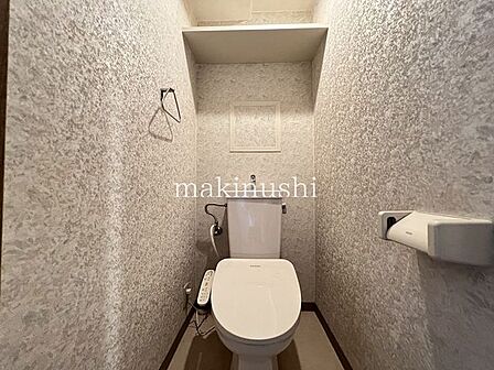 トイレは温水洗浄機能付きです♪