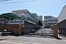 周辺：堺市立野田中学校 徒歩9分。 670m