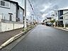 外観：■前面道路含む外観■前道が6ｍあるので、車庫入れが苦手な方でも安心して入れられます。■