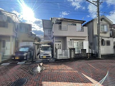 外観:■現地外観写真■河内長野駅まで徒歩13分の立地。周辺には病院やスーパーなどがあり、住環境の整った立地です。■ 外観:■現地外観写真■河内長野駅まで徒歩13分の立地。周辺には病院やスーパーなどがあり、住環境の整った立地です。■