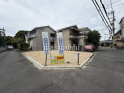 外観:■現地土地写真■土地約32.22坪■更地■建築条件無し■高低差無し■前面道路幅員東側:約5m■前面道路幅員南側:約4m 外観:■現地土地写真■土地約32.22坪■更地■建築条件無し■高低差無し■前面道路幅員東側:約5m■前面道路幅員南側:約4m