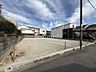 その他：■現地土地写真■土地82．13坪■ゆとりある広さの更地です。お好きなハウスメーカーや工務店で建築して頂けます。お気軽にご相談ください。■