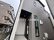 3LDK＋Ｓの間取り、駐車は2台可能です。