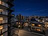 その他：夜には住宅街の穏やかな灯りが広がります。※実際の写真から家具等を消すCG加工をしています。