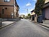 その他：【北側 前面道路】幅員約4mの前面道路です。普通車が1台通れる幅となります。大型車の通行が少ないので、振動や騒音が抑えられます。