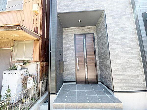玄関を拡大表示