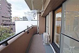 バルコニー4階部分なので日当たり、風通し良好です。