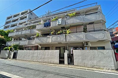 外観：都立大アーバンハイムの外観（南側から）