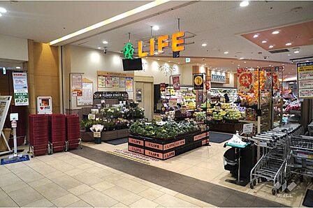 ライフ(京急蒲田駅前店)の外観