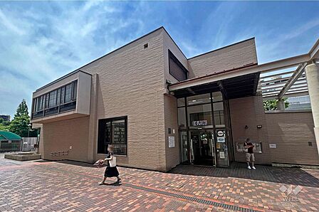 目黒区民センター図書館