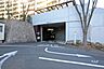 駐車場：駐車場の出入り口3