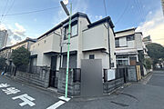 ミサワホーム建築の一戸建て。田園都市線「駒沢大学駅」徒歩5分の閑静な住宅地に位置。南東角地のため日当たり良好です。