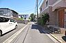 外観：物件の北東側前面道路（北側から）［2026年5月5日撮影］