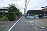 外観：物件の南側前面道路（東側から）［2026年7月16日撮影］