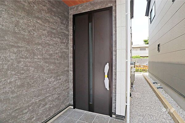 玄関を拡大表示