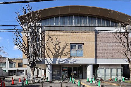 粕谷図書館の外観