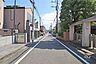 外観：物件の南側前面道路（西側から）［2026年9月25日撮影］