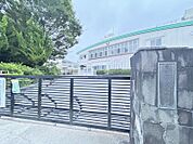 小金南中学校まで　870m　徒歩約11分●教育目標「豊かな心と実践力を持ち、自主貢献できる生徒の育成」