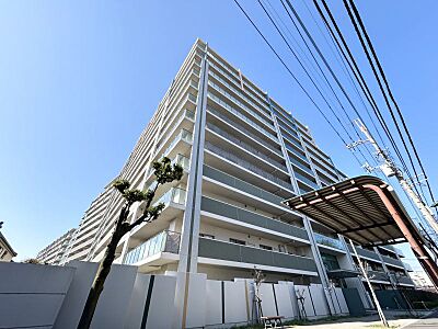 外観：鉄筋コンクリート造りの14階建て。