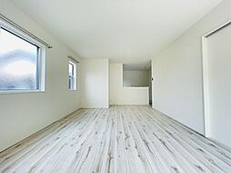 上尾市愛宕３丁目 4LDKのリビング/ダイニング