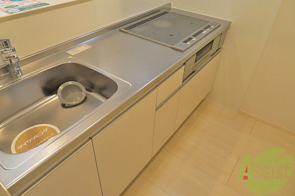 画像5:キッチンはシステムキッチンで掃除しやすいです。