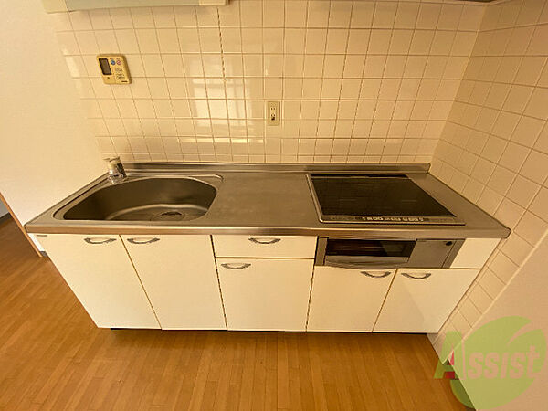 画像8:正面から撮ったキッチンです。調理がしやすいですね。