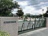 周辺：枚方市立春日小学校 800m