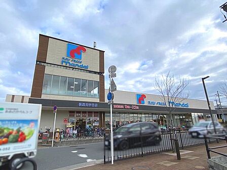 万代寝屋川宇谷店 950m