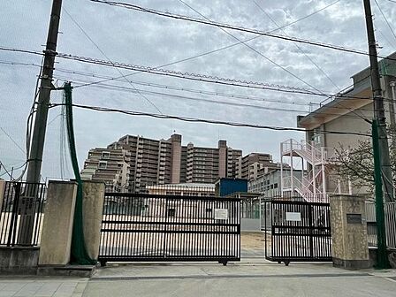大阪市立淀川中学校 1040m