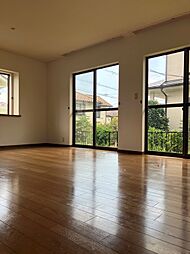 三輪緑山戸建 4SLDKのリビング/ダイニング