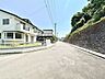 その他：前面道路は道幅が広く駐車も楽ちん♪