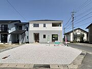 シンプルな印象の外観♪