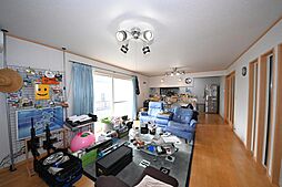 君津市陽光台3丁目　中古戸建 4SLDKのリビング/ダイニング