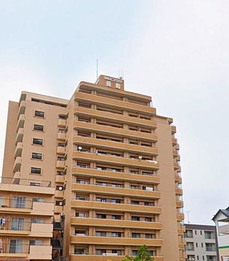 地下鉄南北線「長町一丁目」駅まで徒歩4分、「長町」駅までも徒歩5分と、通勤通学に便利な立地です。