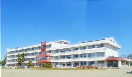 多賀城市立多賀城八幡小学校 徒歩10分。 750m