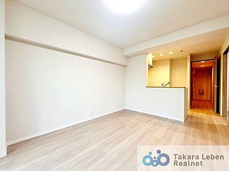 わが家にいる時間を、もっと自分らしく深めたくなる、居心地の良い空間です。ひとり静かに読書や趣味に没頭できそう。