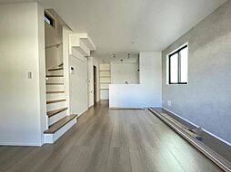 GRACE WOOD STATION FRONT 矢向