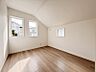 子供部屋：窓からたっぷりと陽光が注がれる、明るく快適なプライベート空間となっています。