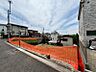 外観：前面道路を含む現地写真（2026年6月撮影）