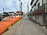 外観：前面道路を含む現地写真（2026年6月撮影）