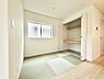 室内：1号棟  ■落ち着いた色合いのお部屋で穏やかな時間を楽しめます