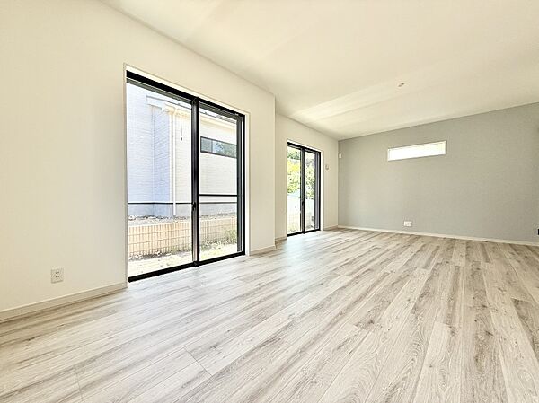 リビング/ダイニングを拡大表示